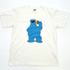 KAWS x Uniqlo Sesame Street Shirt Adult Small White Cookie Monster Tee UT Mens